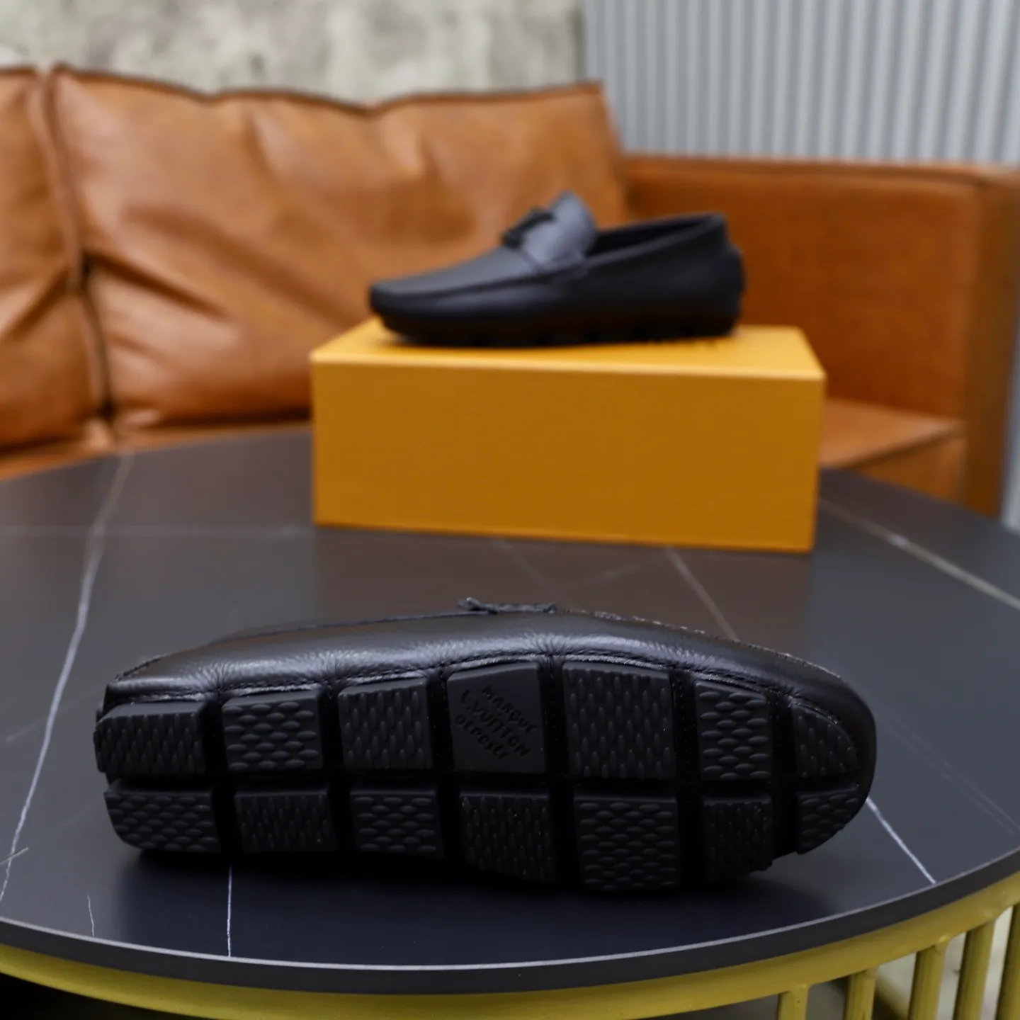 Ex-factory price: 480💰【LV】Louis Vuitton ⚠️High-end men’s driving and pedal series ⚠️38-44 (customized for 45) ⚠️All original cowhide leather! Thick and soft! Made entirely of calfskin lining! Rubber sheet anti-slip beanie sole! Three-dimensional package technology! Fashionable and classic! Handicrafts! Original high quality! Feel free to compare!
